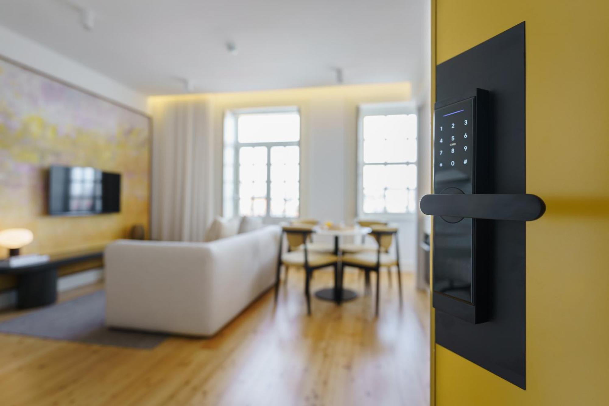 Апартаменты Feel Porto Clerigos Charm Flats Экстерьер фото